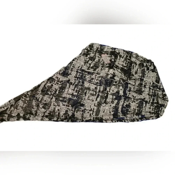 Torrid, Size 1X, Asymmetrical Gray Burnout Sleeveless Top - Picture 7 of 11